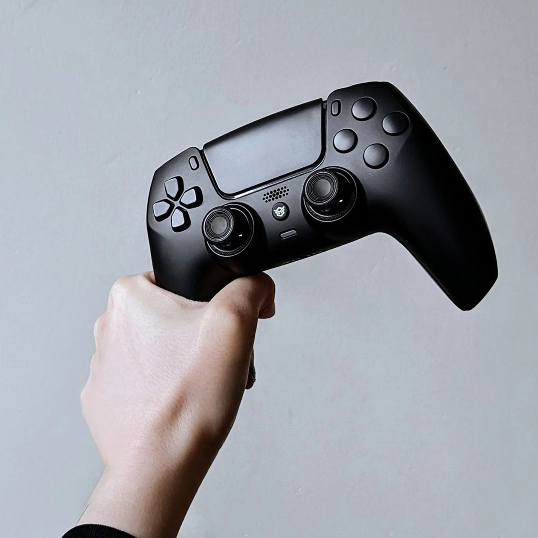 HEXGAMING RIVAL PRO Controller with Hall Effect Joysticks for PS5, PC, Mobile- Matte black - Image 4
